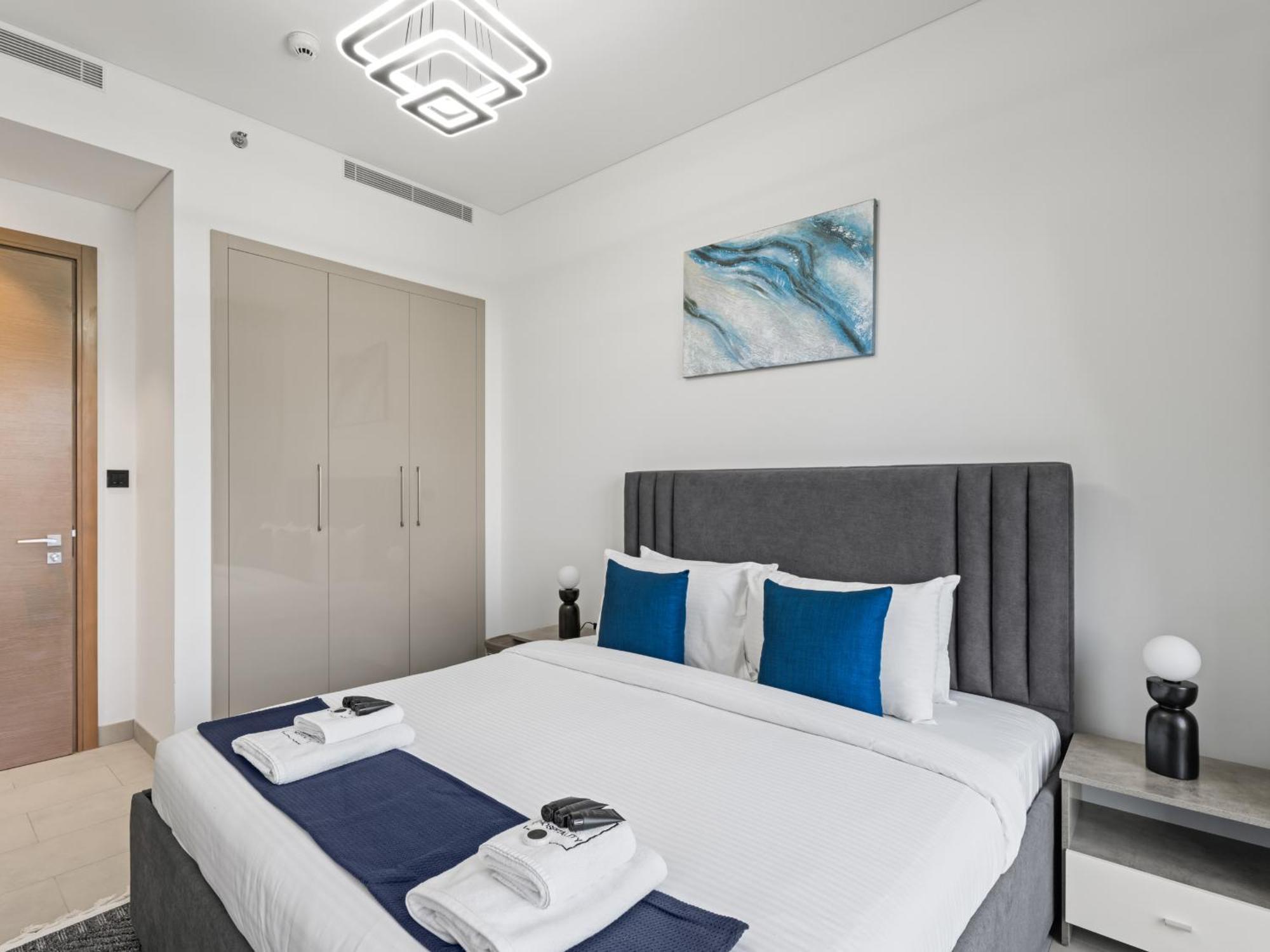 Elegant 1br Guest Study At Sobha Waves - Luxury Apartment *